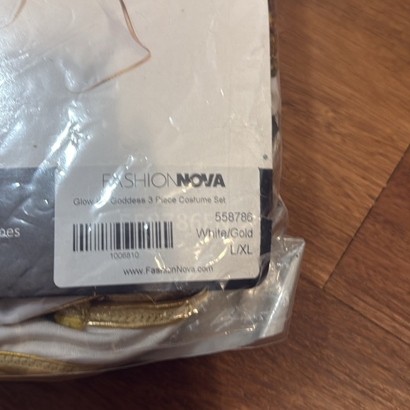 Glow up Goddess Halloween Forplay Costume - Picture 8 of 8